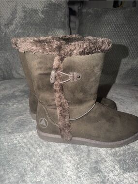Airwalk Brown Faux Fur Winter Boots